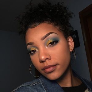 Meet your Posher, Makayla